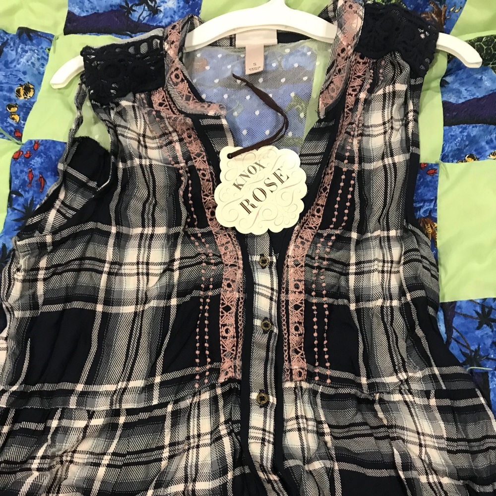 Knox Rose sleeveless top